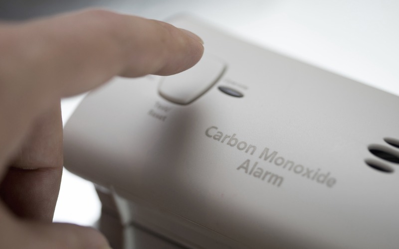 What Does A Carbon Monoxide Detector Do And How Does It Work Safewise