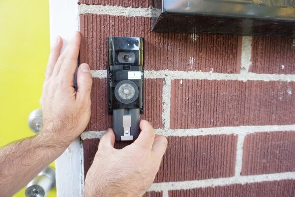 How to Hook Up a Doorbell Camera  