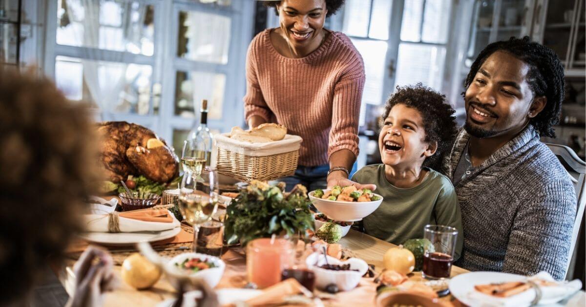 https://www.safewise.com/app/uploads/2021/11/family-thanksgiving-dinner.jpg