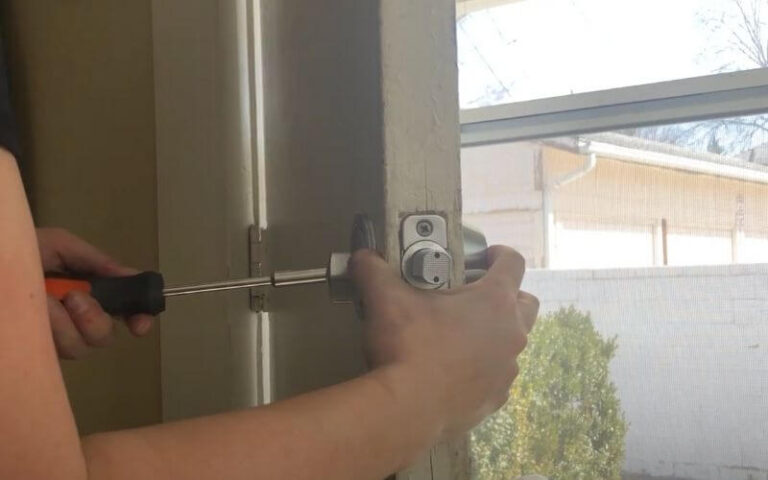 How To Replace A Deadbolt Lock For A Stronger Front Door | SafeWise.com