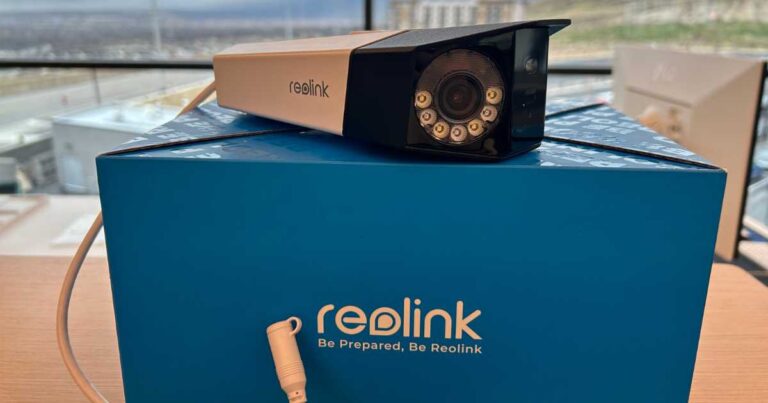 Reolink Duo 3 POE camera on top of blue Reolink box
